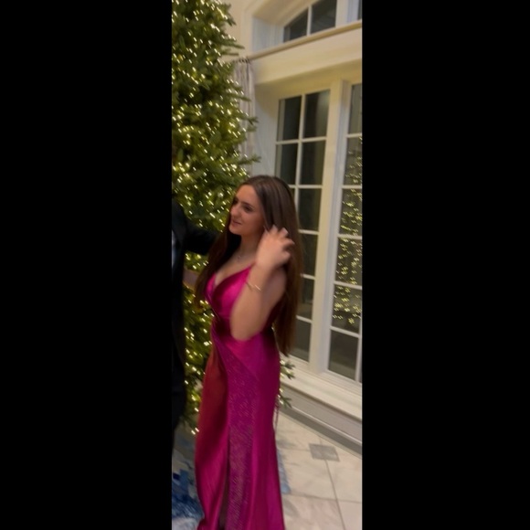 formal dress! (Magenta color) around size 6/8 - Picture 4 of 4